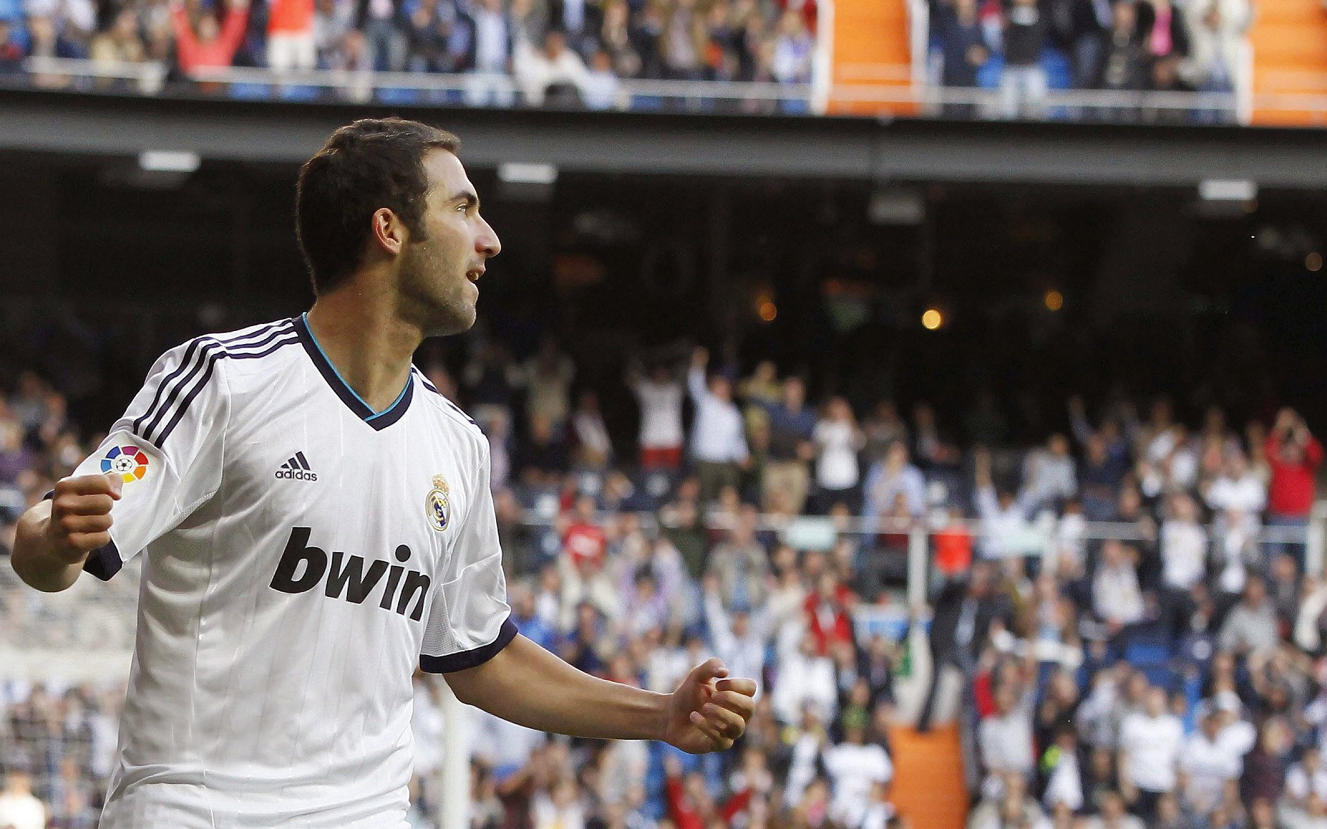 爱游戏体育官方网站-皇马战术革新：快速切换，反击犀利，连续几场大胜，皇马战绩如何